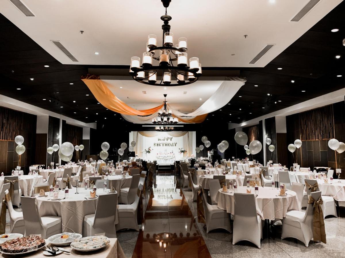 ลาเซนด้า โฮเต็ล Hotel ลาบวน ภายนอก รูปภาพ