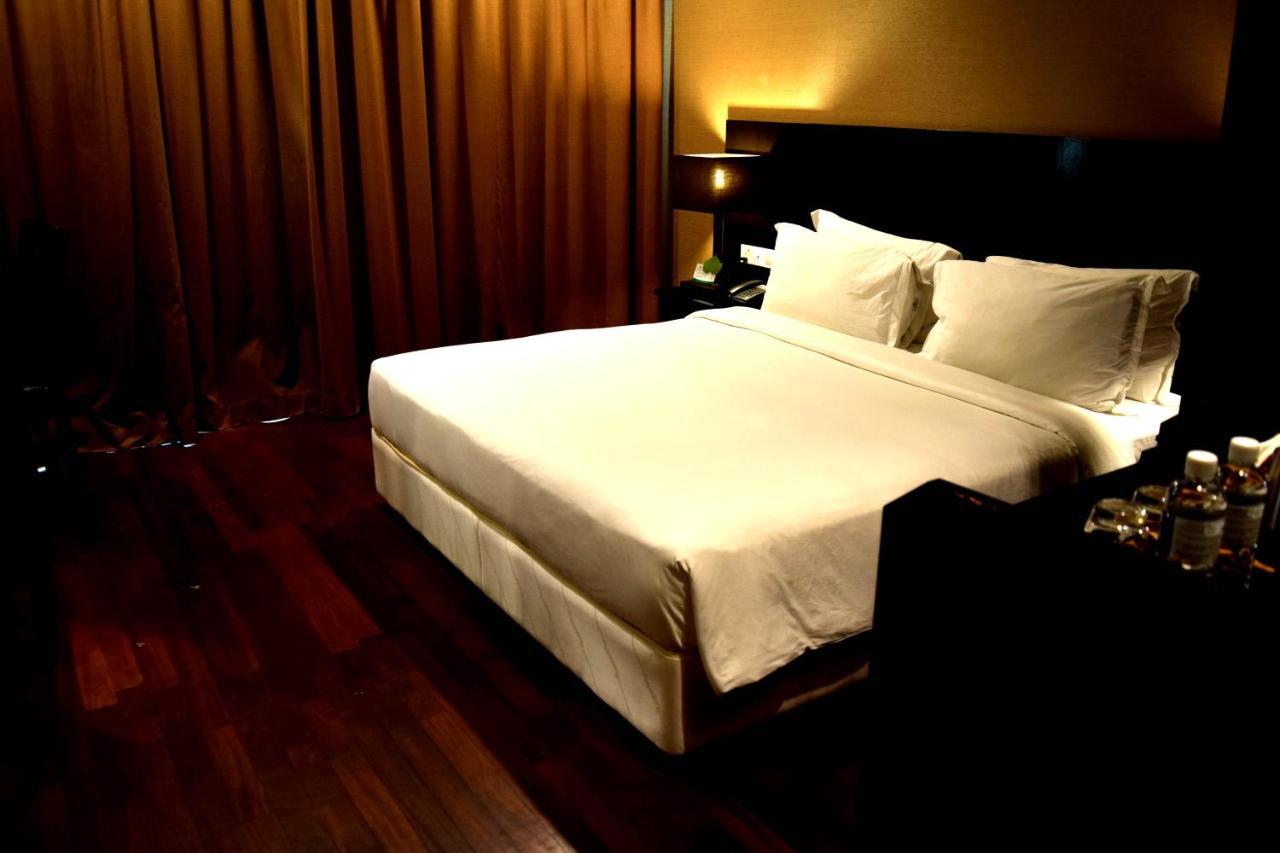 ลาเซนด้า โฮเต็ล Hotel ลาบวน ภายนอก รูปภาพ