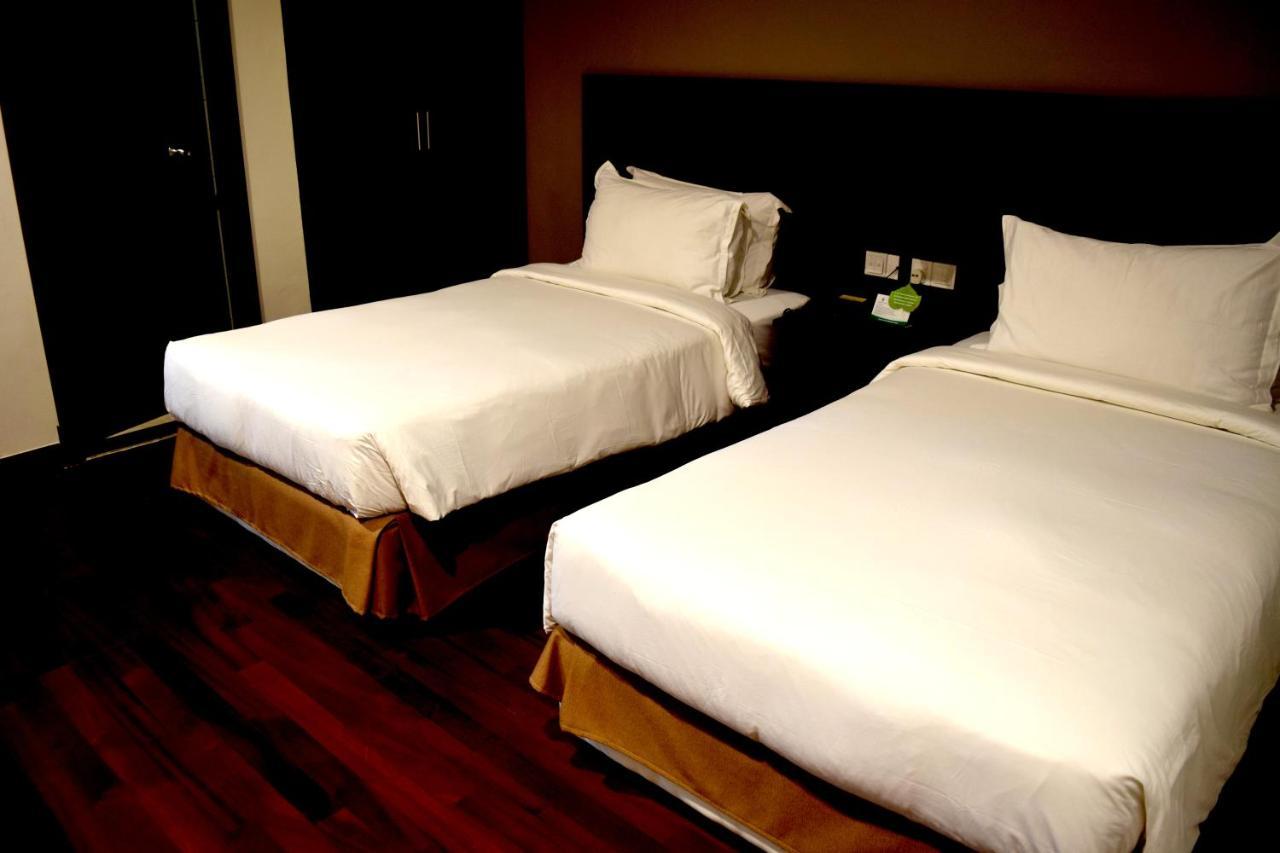 ลาเซนด้า โฮเต็ล Hotel ลาบวน ภายนอก รูปภาพ