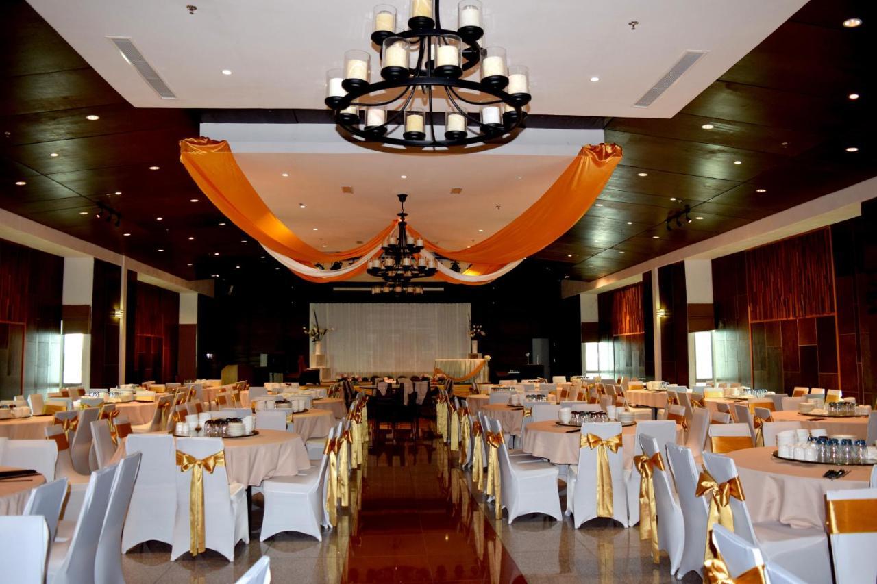ลาเซนด้า โฮเต็ล Hotel ลาบวน ภายนอก รูปภาพ
