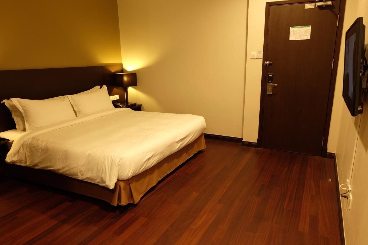 ลาเซนด้า โฮเต็ล Hotel ลาบวน ภายนอก รูปภาพ