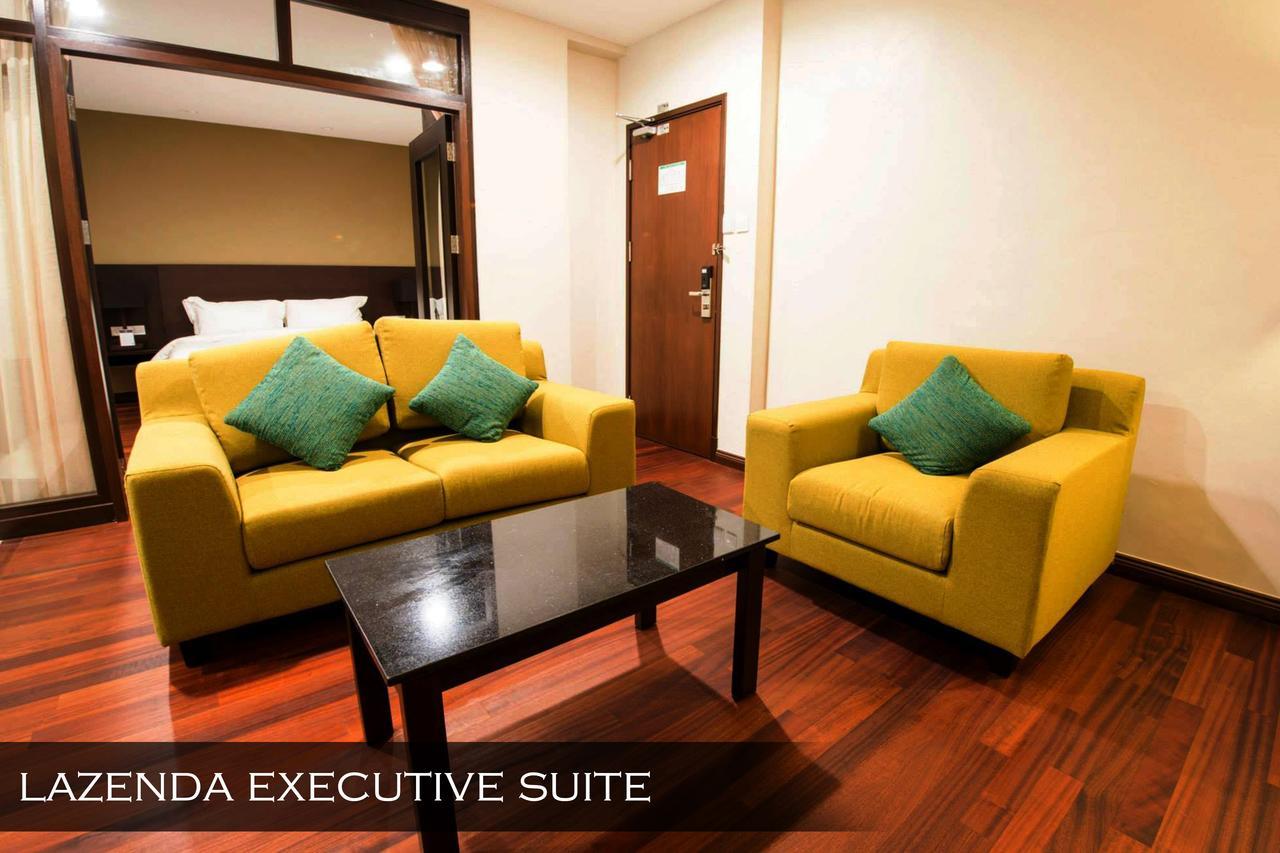 ลาเซนด้า โฮเต็ล Hotel ลาบวน ภายนอก รูปภาพ